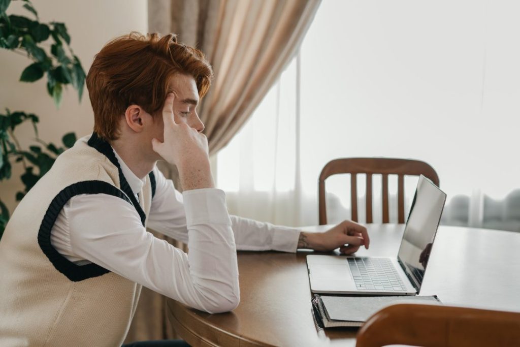 托福代考多少钱?托福代考的价格是否包括报名费和考试费用?